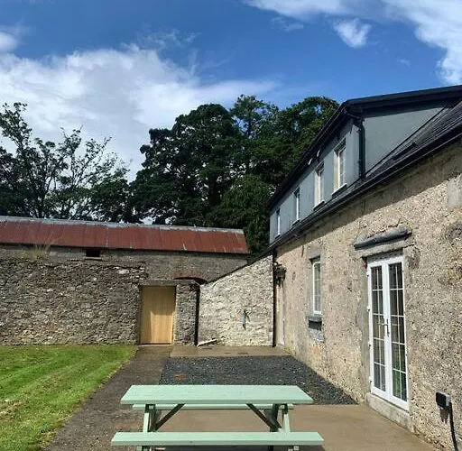 Dundonagh House, Glaslough, בית נופש